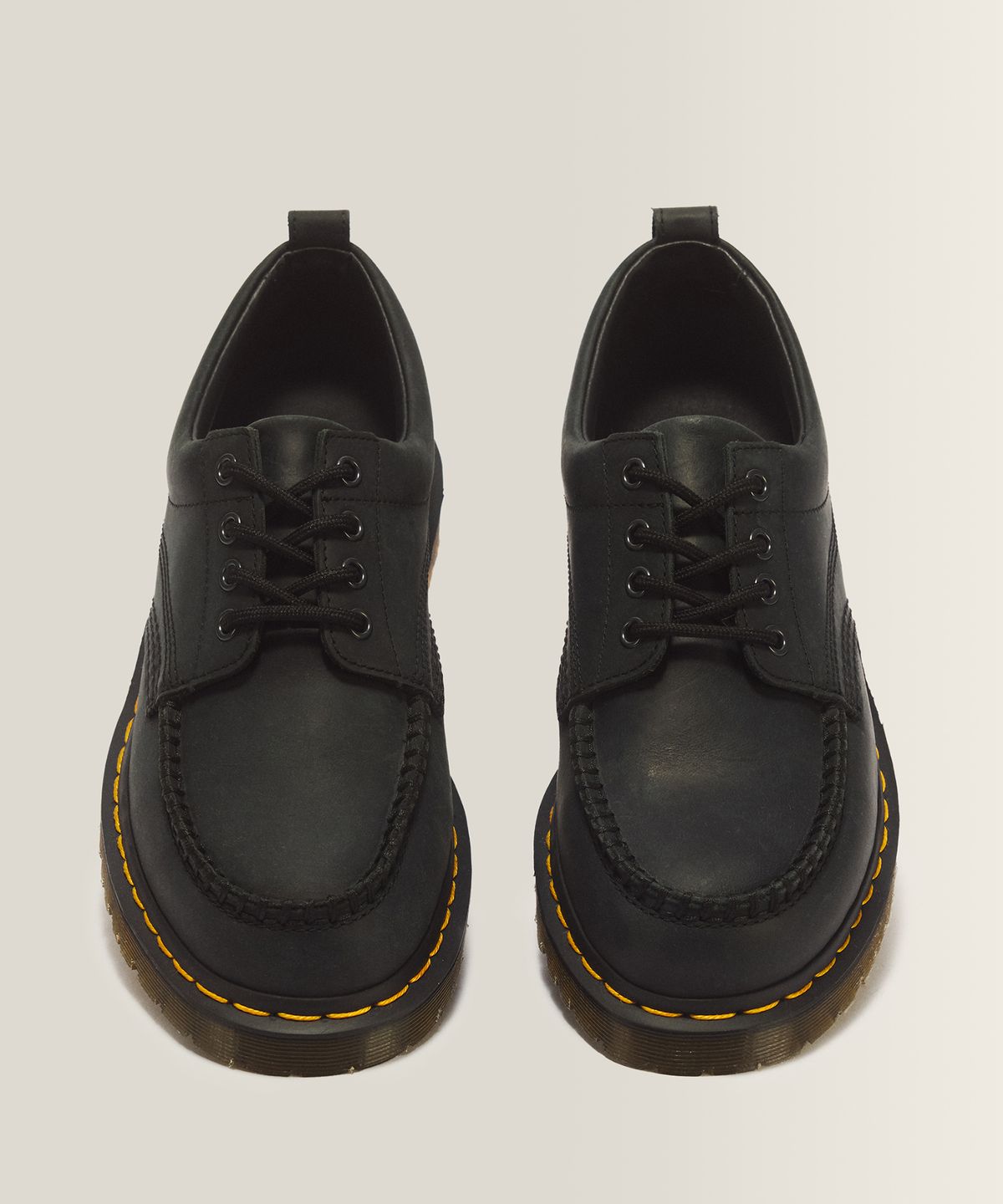 닥터마틴(DR.MARTENS) 로웰 4홀 슈즈 - 블랙 크레이지 호스 / 43679001