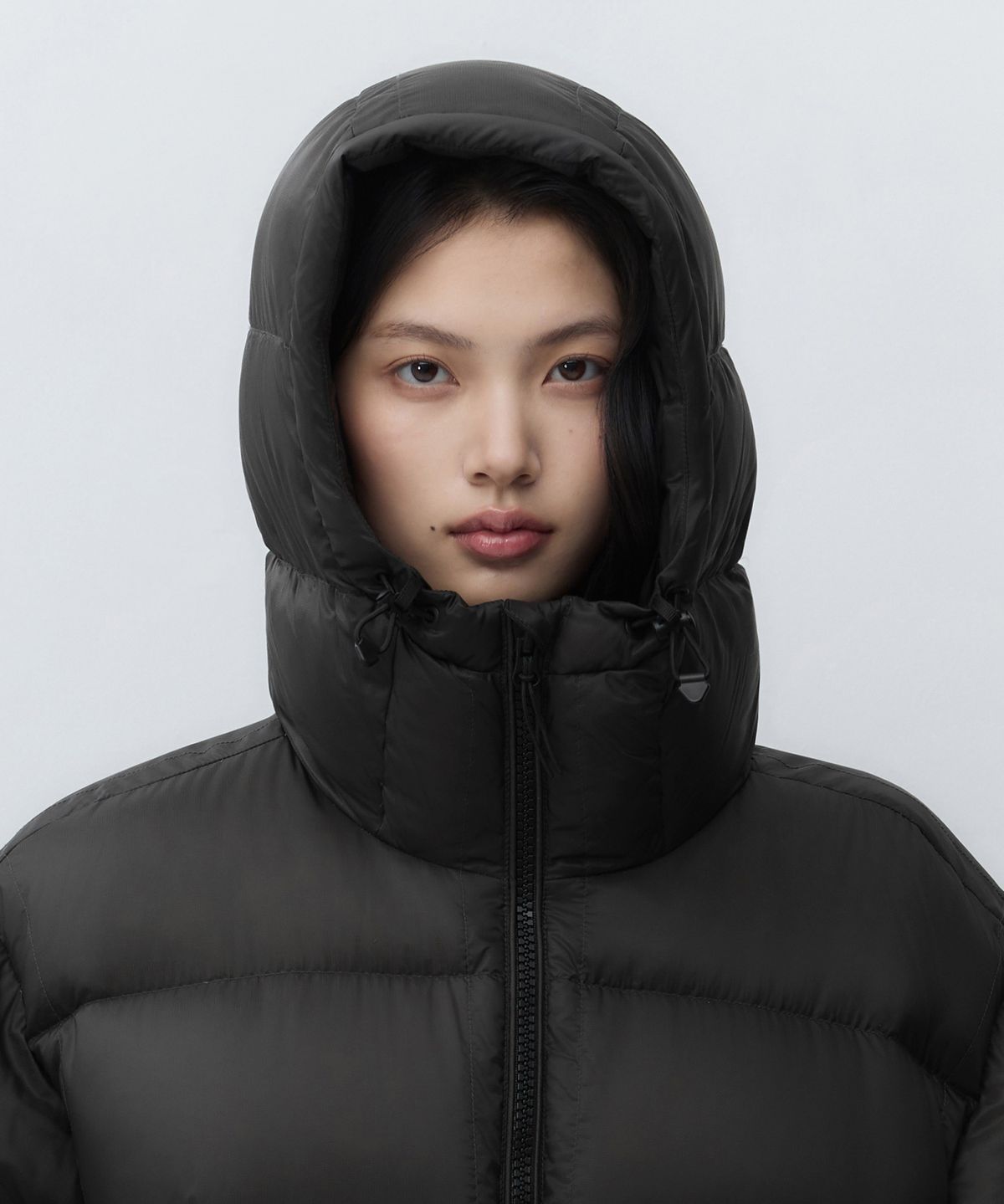 무신사 스탠다드 우먼(MUSINSA STANDARD WOMAN) 우먼즈 시어 후디드 다운 숏 패딩 재킷 [건메탈]