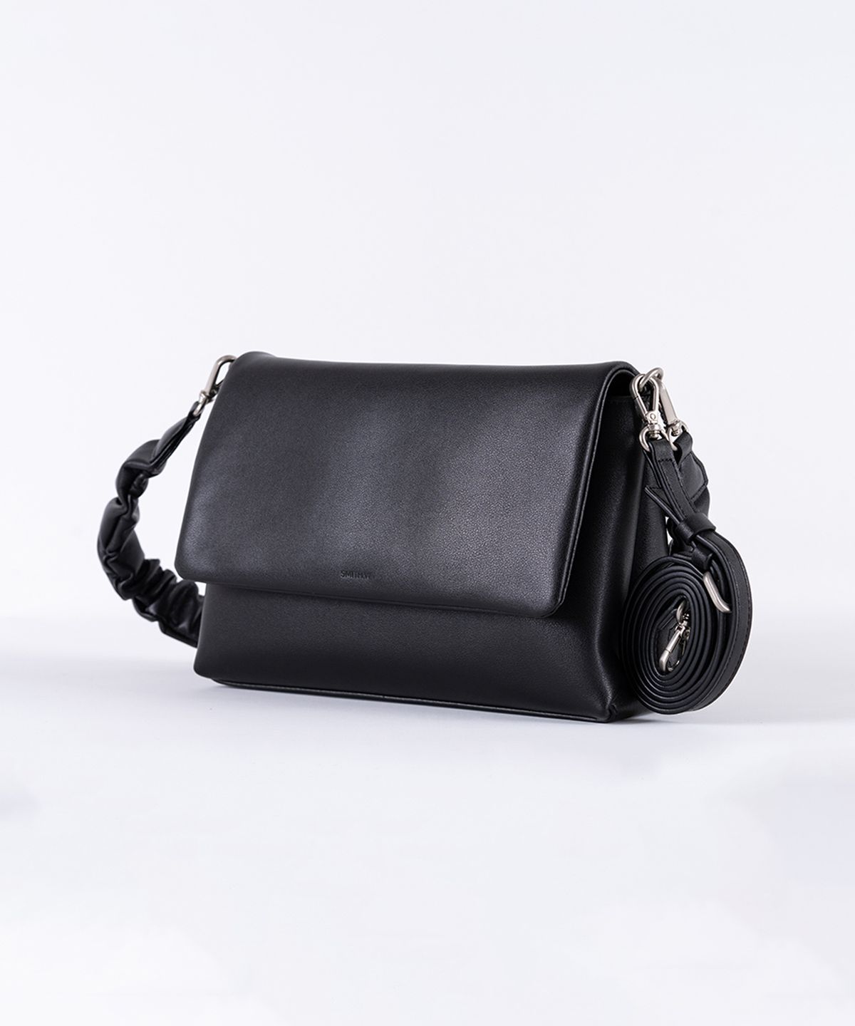 스미스더블유(SMITHW) 슬로피 패딩백 (black)