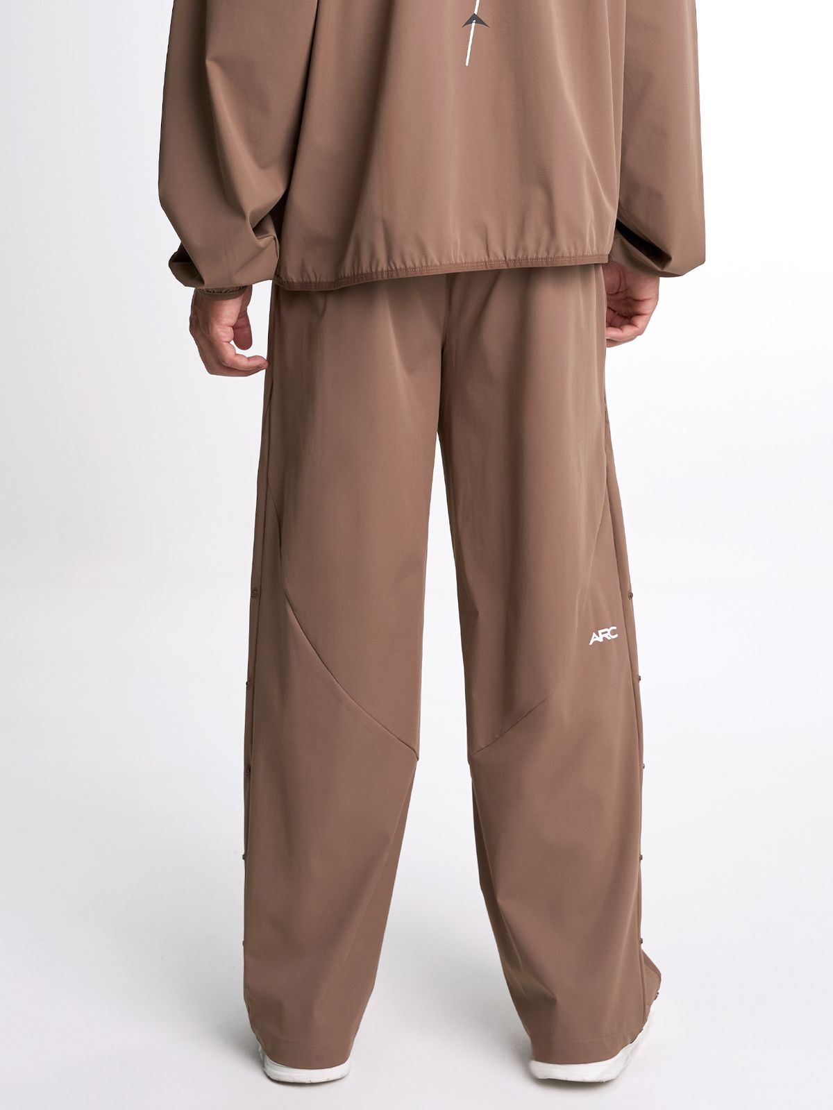 시그마스(SIGMAS) Tone Line Wide Leg Sweatpant (Coffee Brown)