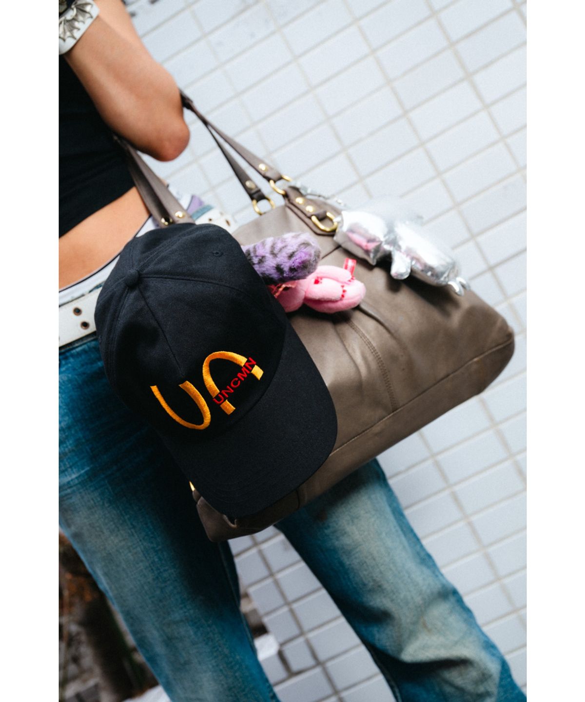 언커먼(UNCMN) IM LOVIN IT 5-PANEL CAP BLACK