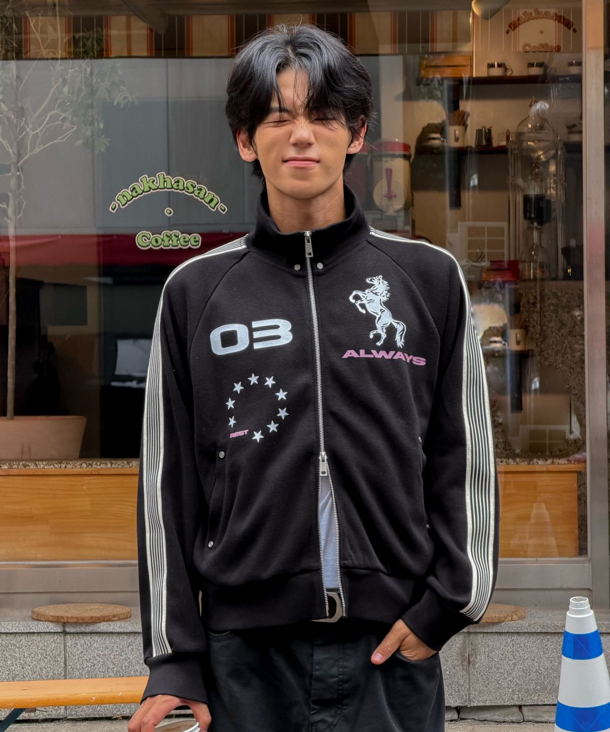 아모우(AMOU) AMOU Horse Track Jacket BLACK
