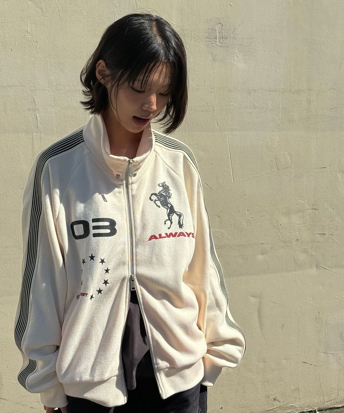 아모우(AMOU) AMOU Horse Track Jacket CREAM