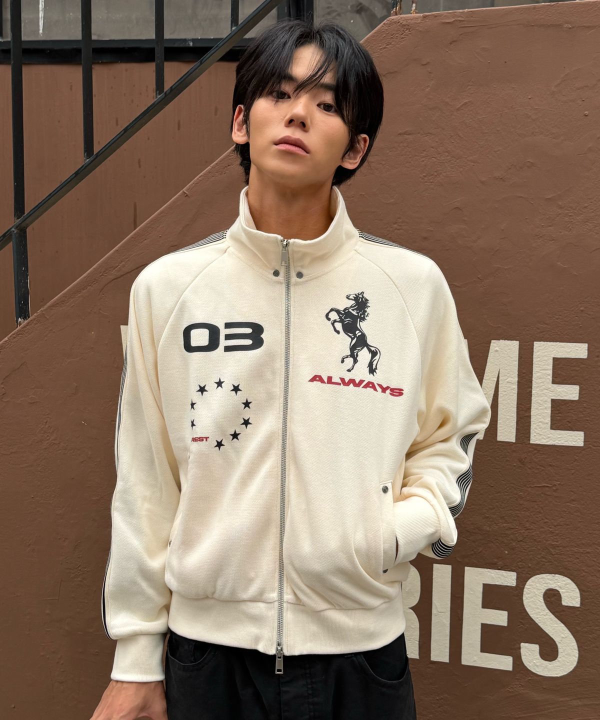 아모우(AMOU) AMOU Horse Track Jacket CREAM
