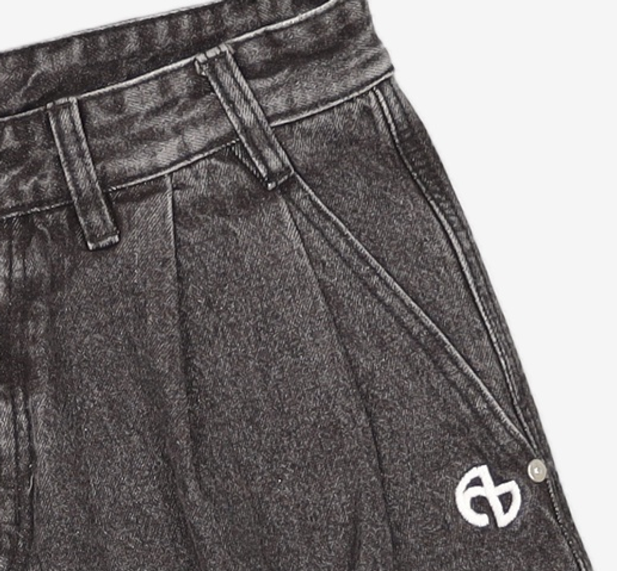 노매뉴얼(NOMANUAL) TWO TUCK DENIM SHORTS - CHARCOAL 90