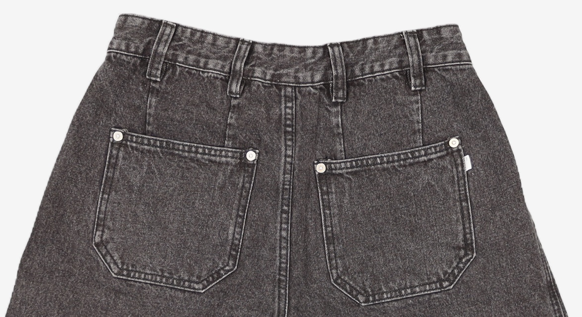 노매뉴얼(NOMANUAL) TWO TUCK DENIM SHORTS - CHARCOAL 90