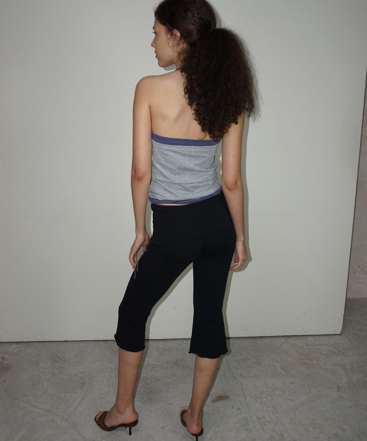 떨스티클럽(THIRSTYCLUB) Basic beads halter sleeveless - Grey