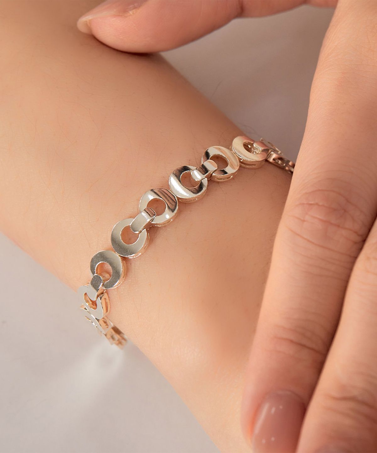 엘렌쥬얼리(HELENE JEWELRY) 실버 Silver 925 크레센트 서클 링크 은 팔찌