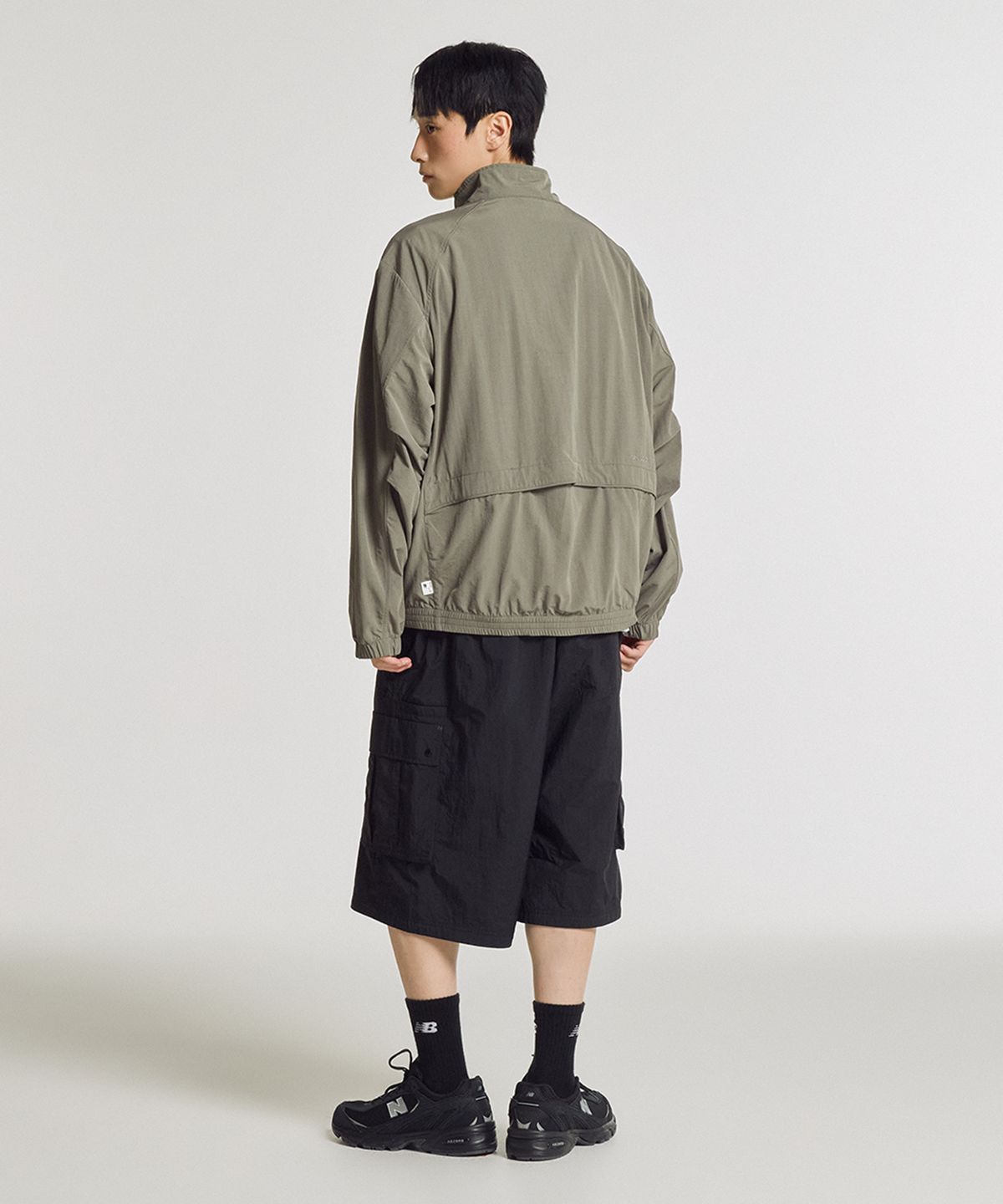 뉴발란스(NEW BALANCE) NBNAG31803 / UNI 에센셜 헤리티지 스탠드넥 웜업자켓 (G/KHAKI)