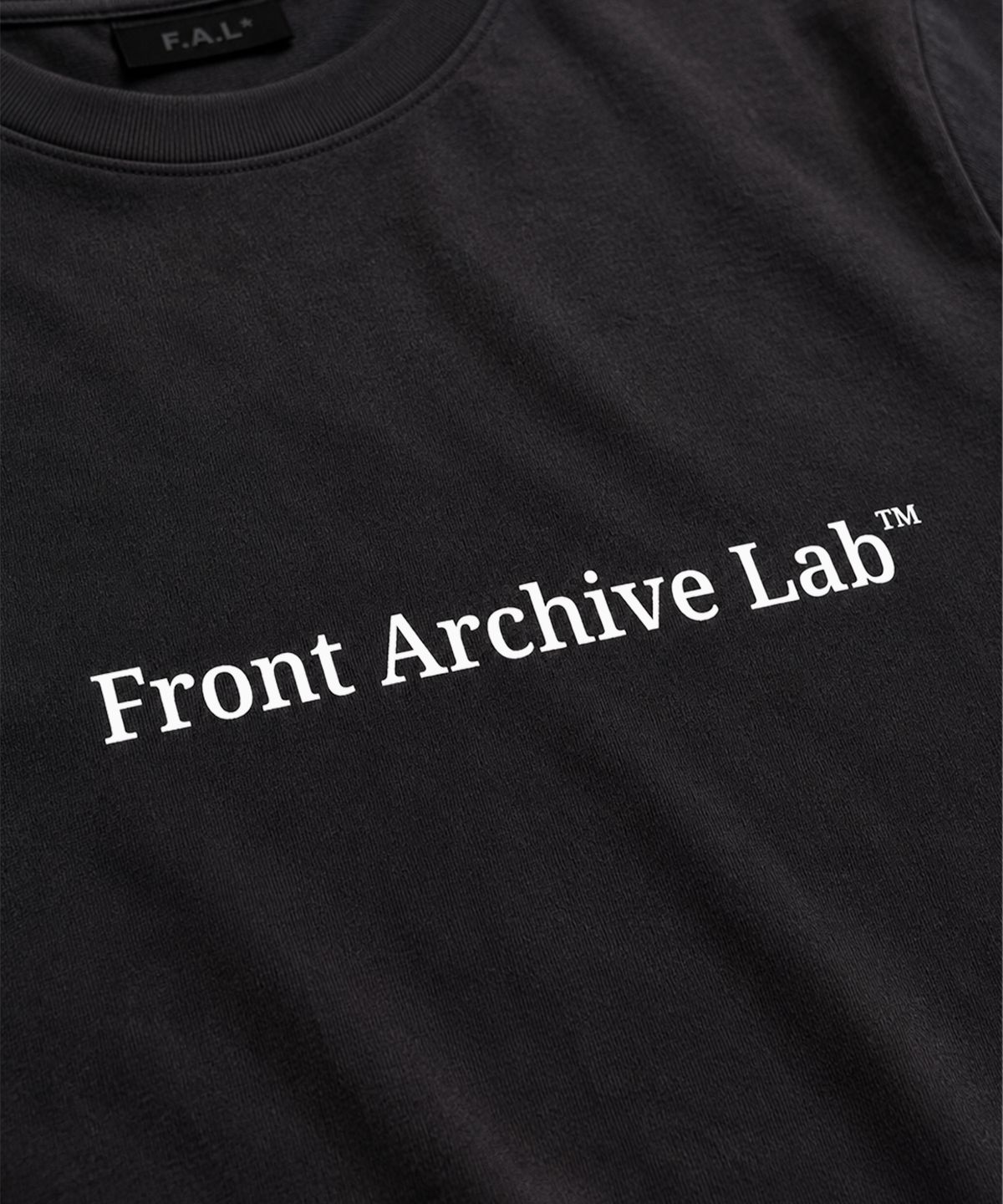 프론트아카이브랩(FRONT ARCHIVE LAB) SERIF 우먼 크롭 반팔 티셔츠 [블랙]