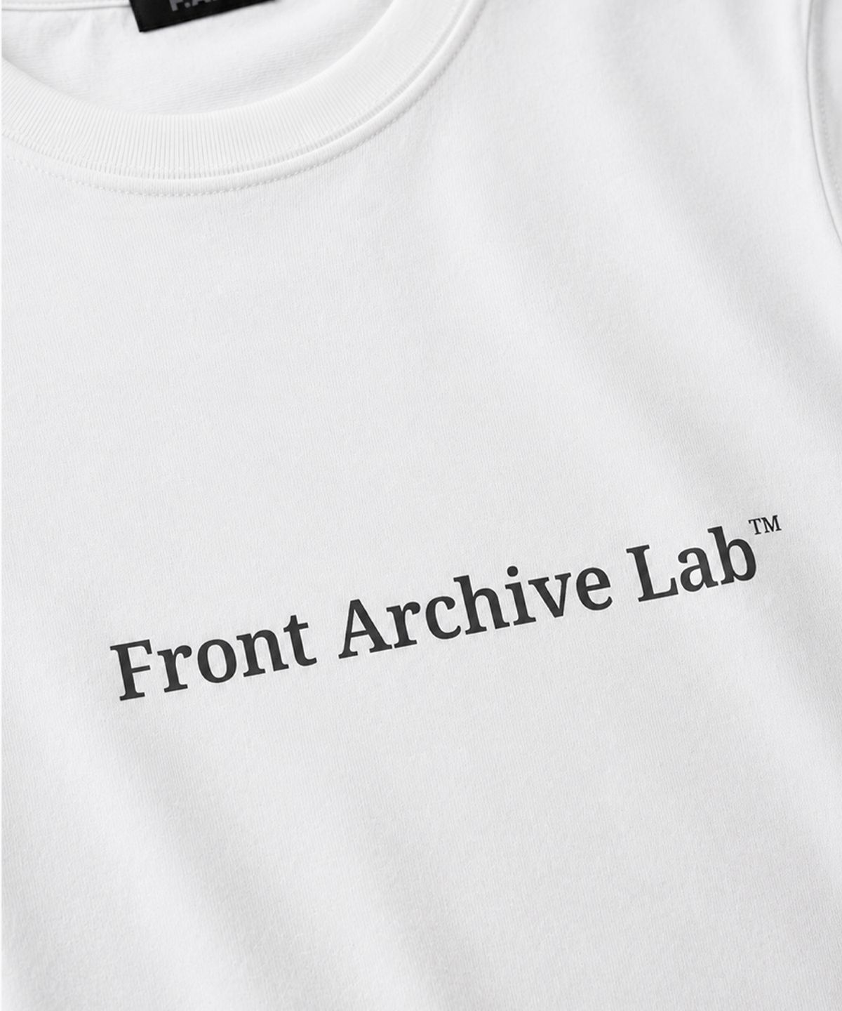 프론트아카이브랩(FRONT ARCHIVE LAB) SERIF 우먼 크롭 반팔 티셔츠 [화이트]