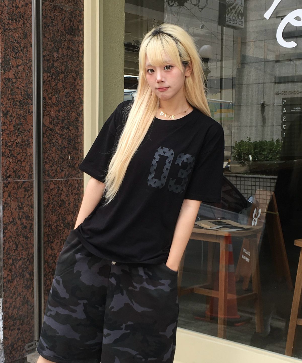 아모우(AMOU) 03스타 하프 티셔츠 블랙