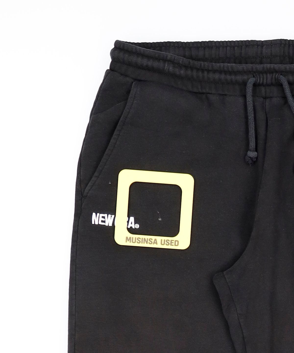 뉴에라(NEW ERA) NE 에센셜 팬츠 블랙 105