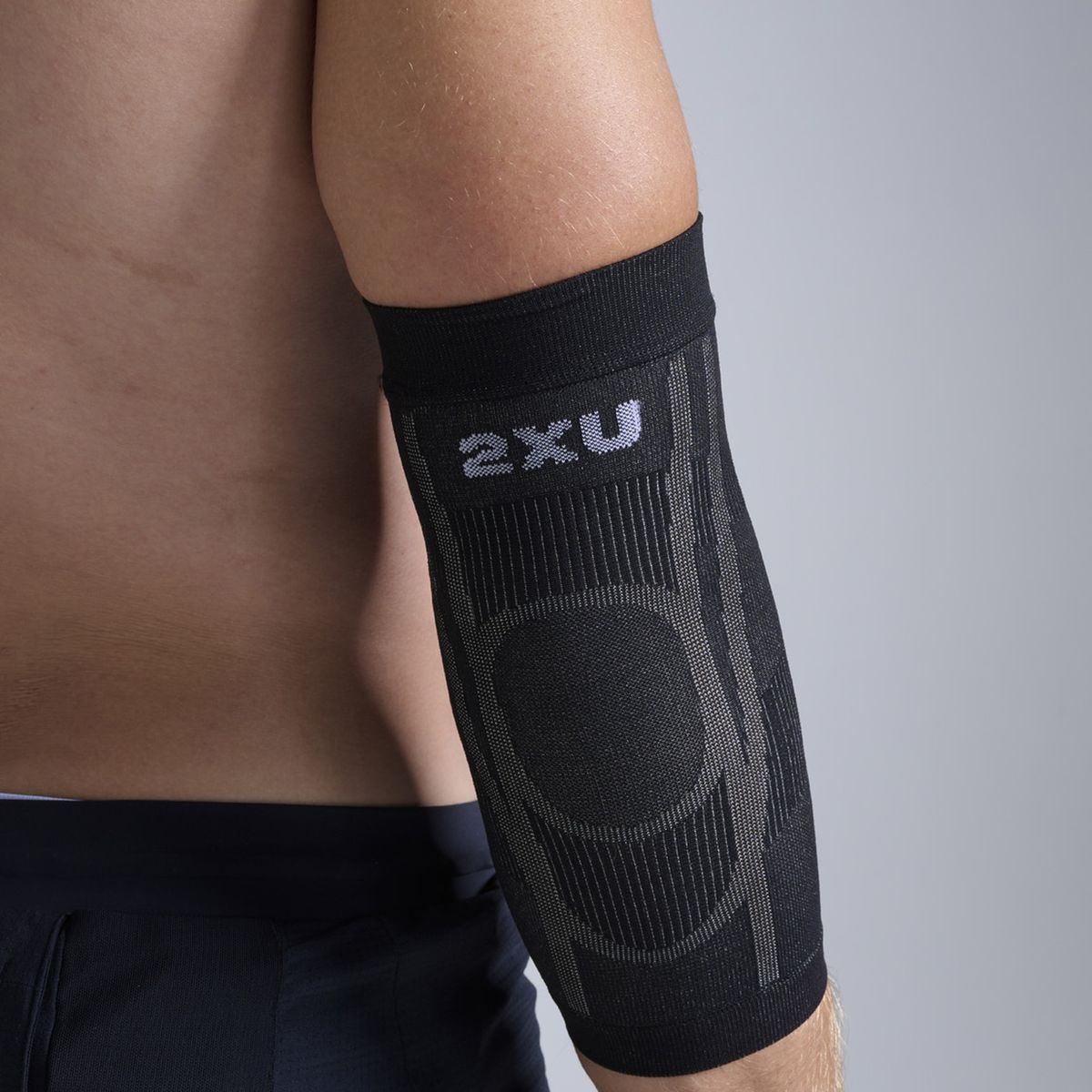 투타임즈유(2XU) (공용) 페인 릴리프 엘보우 서포트 슬리브_UQ7635AGRY-BLK