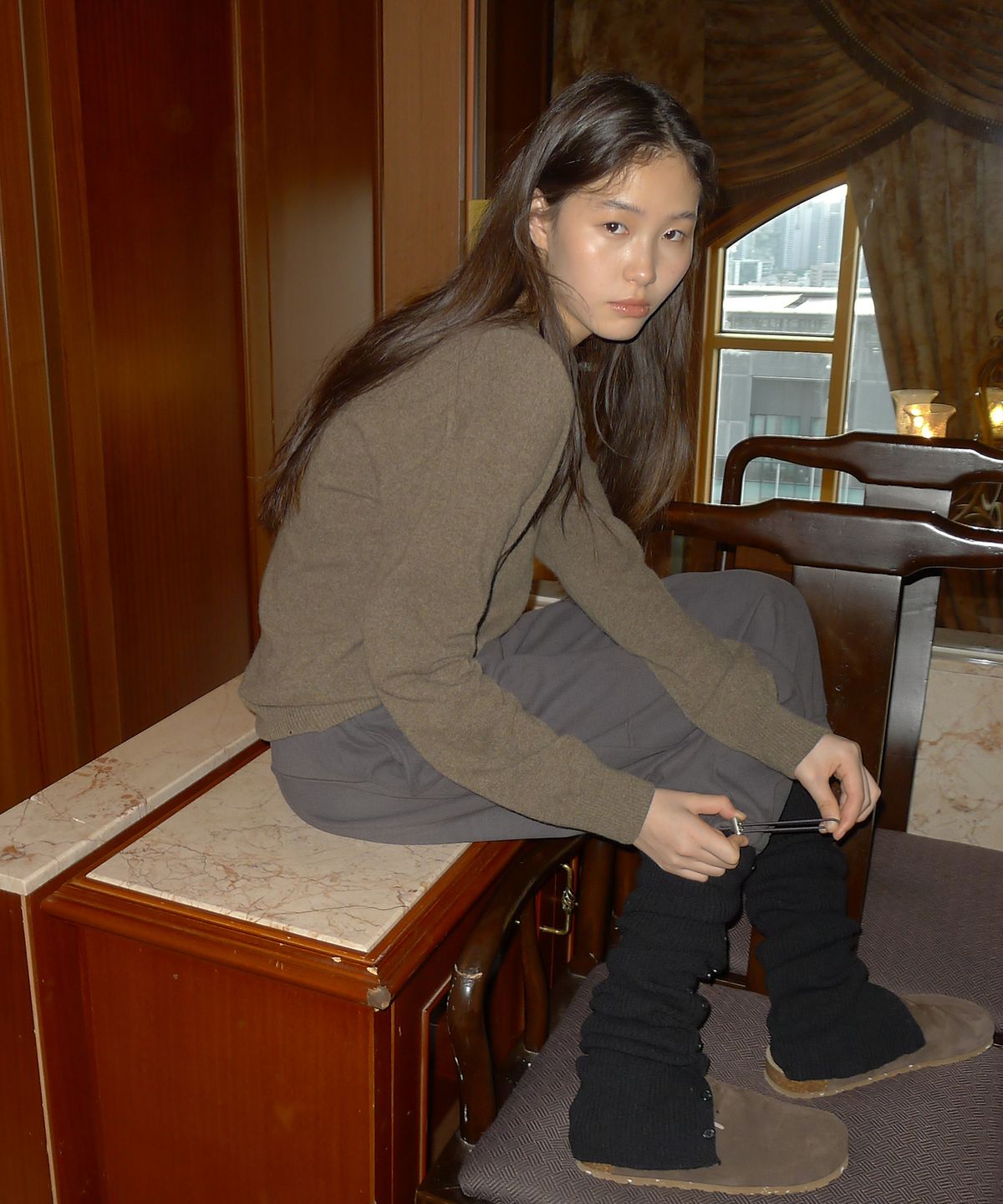 108파운드(108POUND) Dove Henley V Knit_Porter Brown