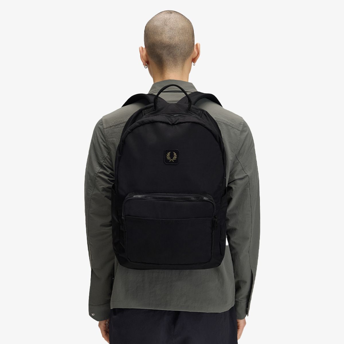 프레드페리(FRED PERRY) 크링클 나일론 백팩 - 블랙 CFPU2G3L339-102