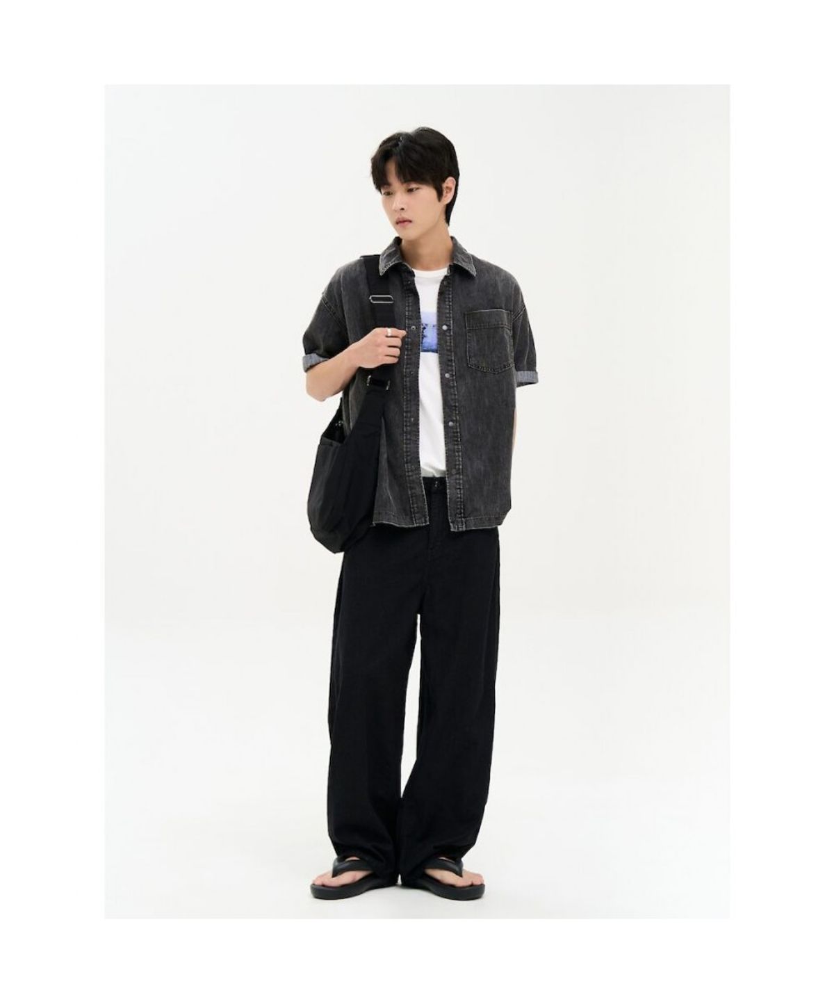 에잇세컨즈(8SECONDS) 스트럭처 반소매 데님 셔츠  블랙