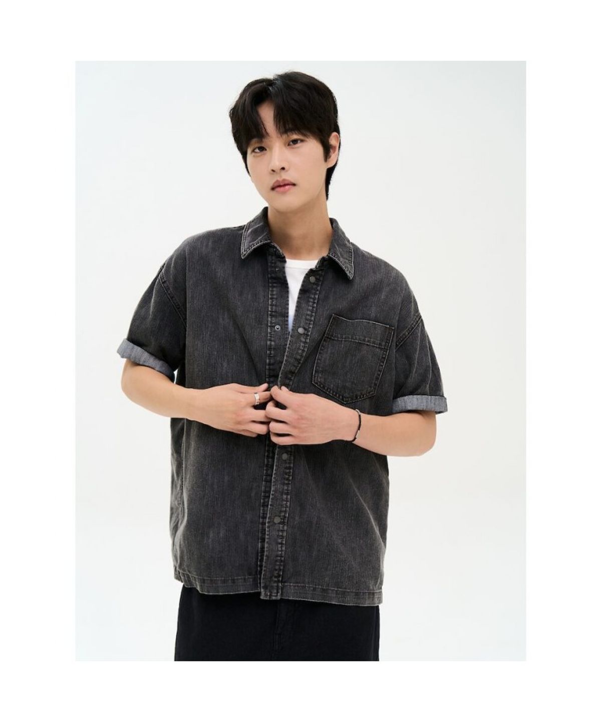 에잇세컨즈(8SECONDS) 스트럭처 반소매 데님 셔츠  블랙