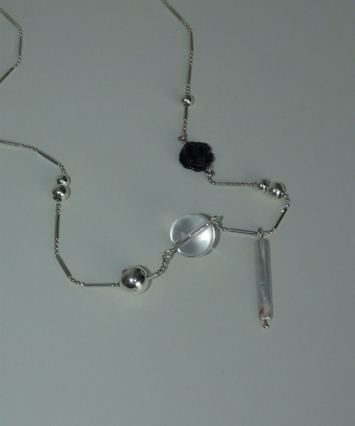 로아시(LOASI) rose arc trail necklace