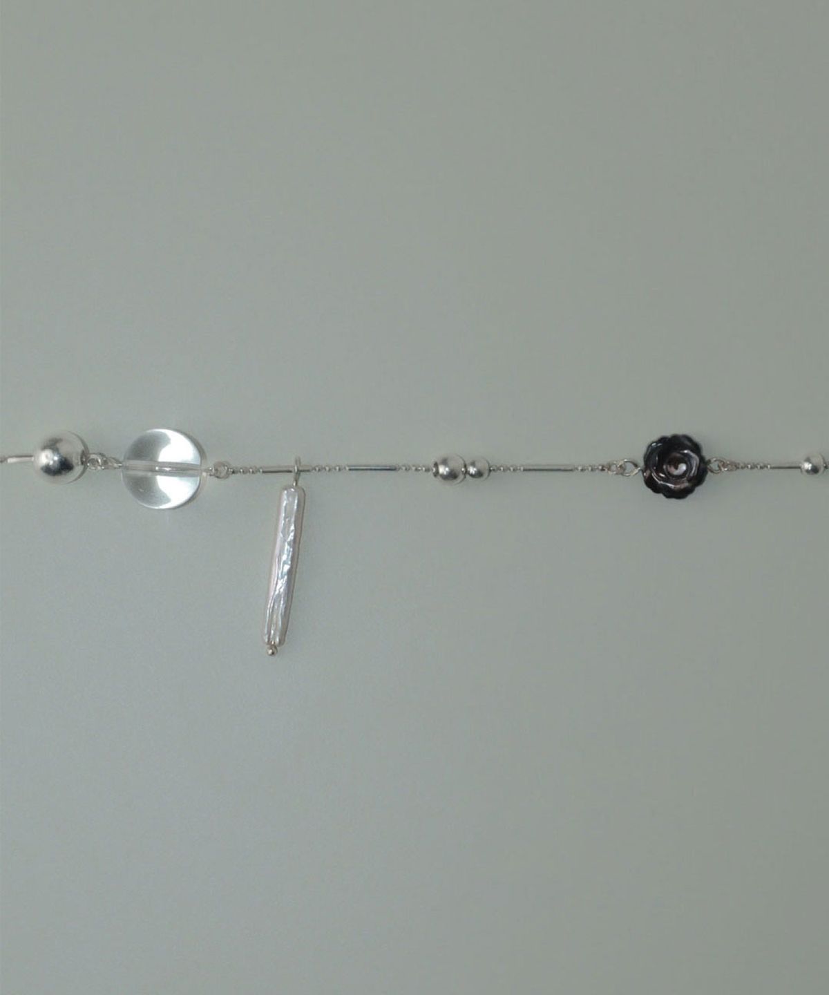 로아시(LOASI) rose arc trail necklace