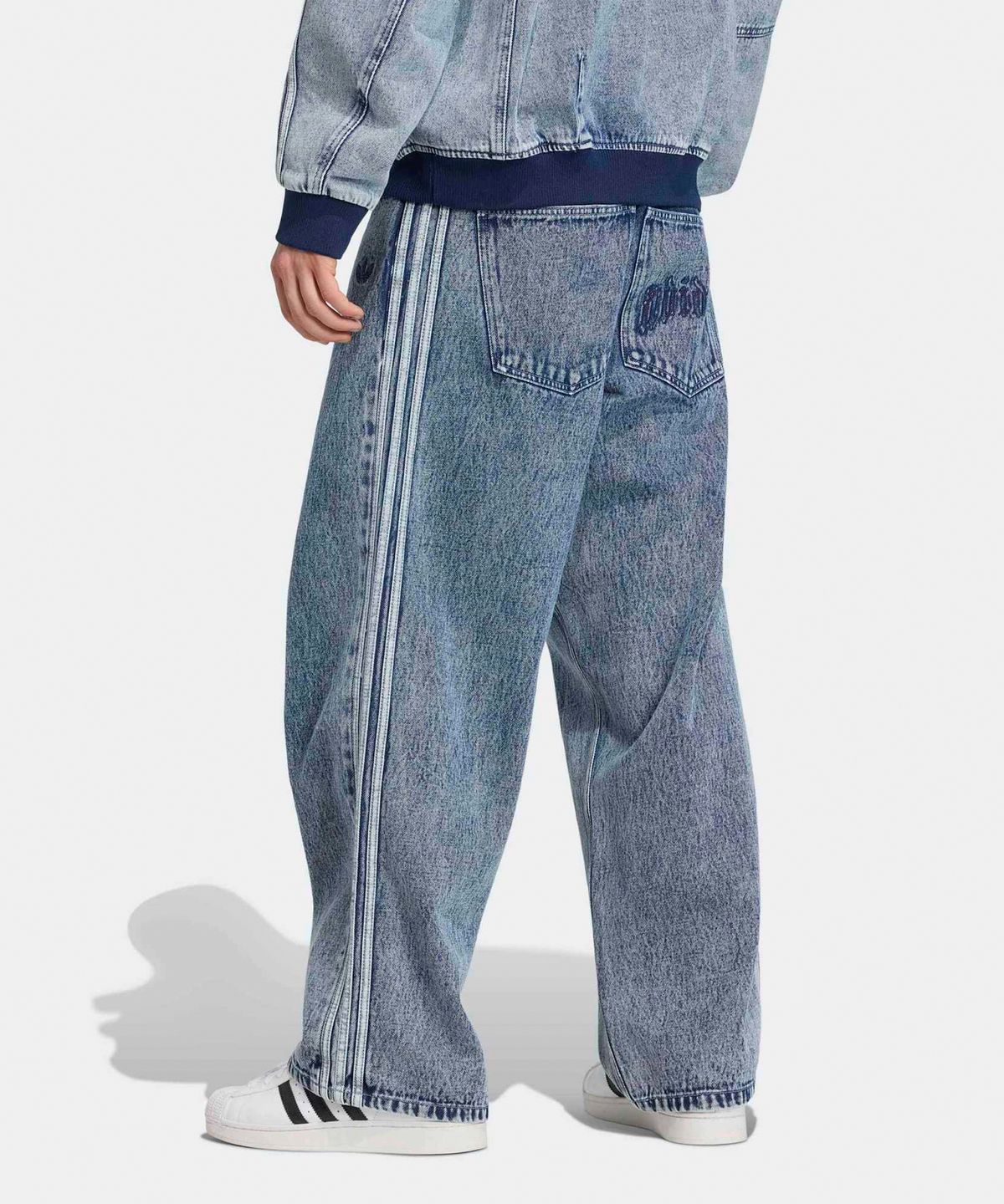 아디다스(ADIDAS) SST 스트레이트 레그 데님 진 - 라이트그레이데님 / KQ8853