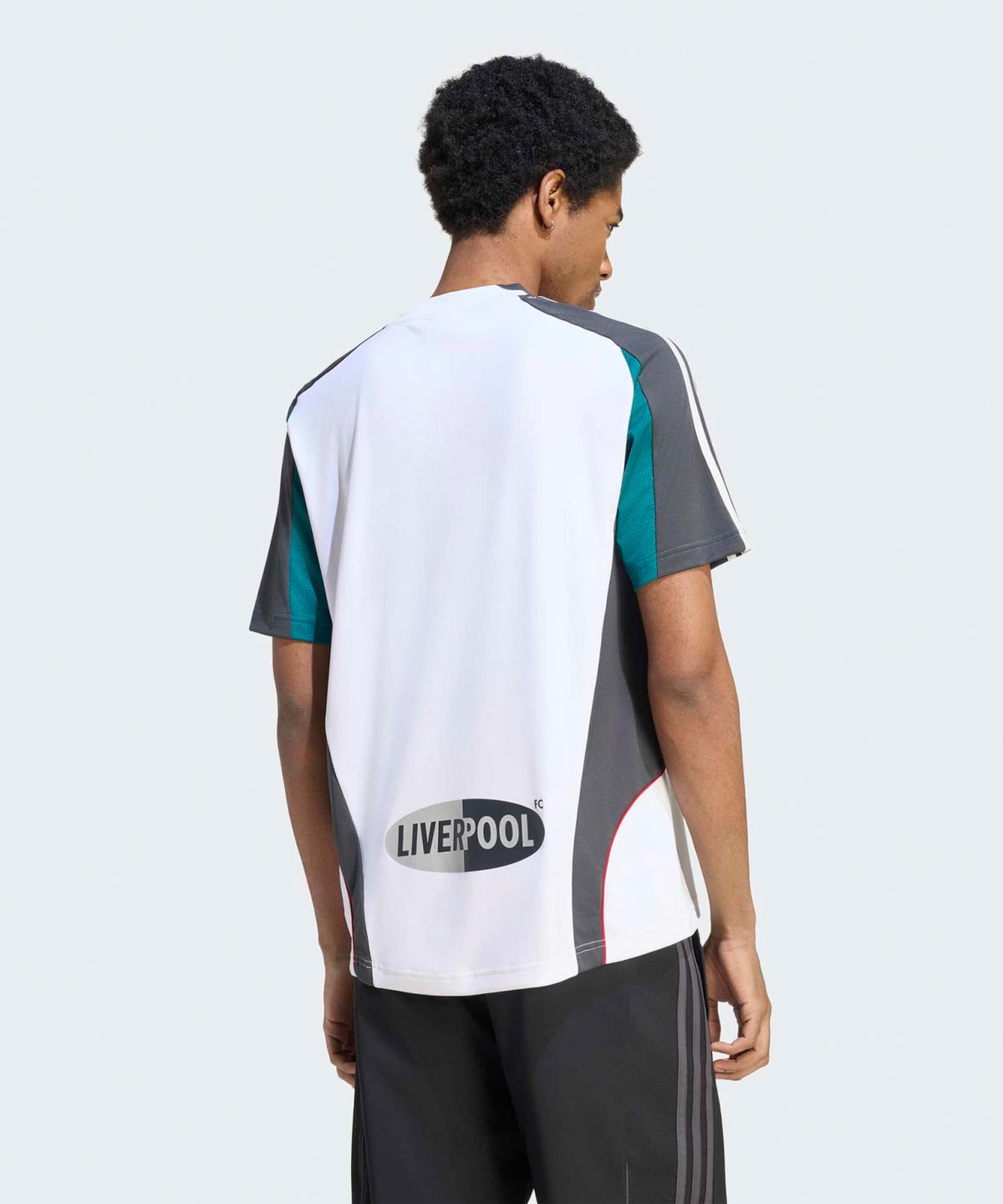 아디다스(ADIDAS) 리버풀 FC 팀가이스트 26 웜업 저지 - 화이트 / KX7705
