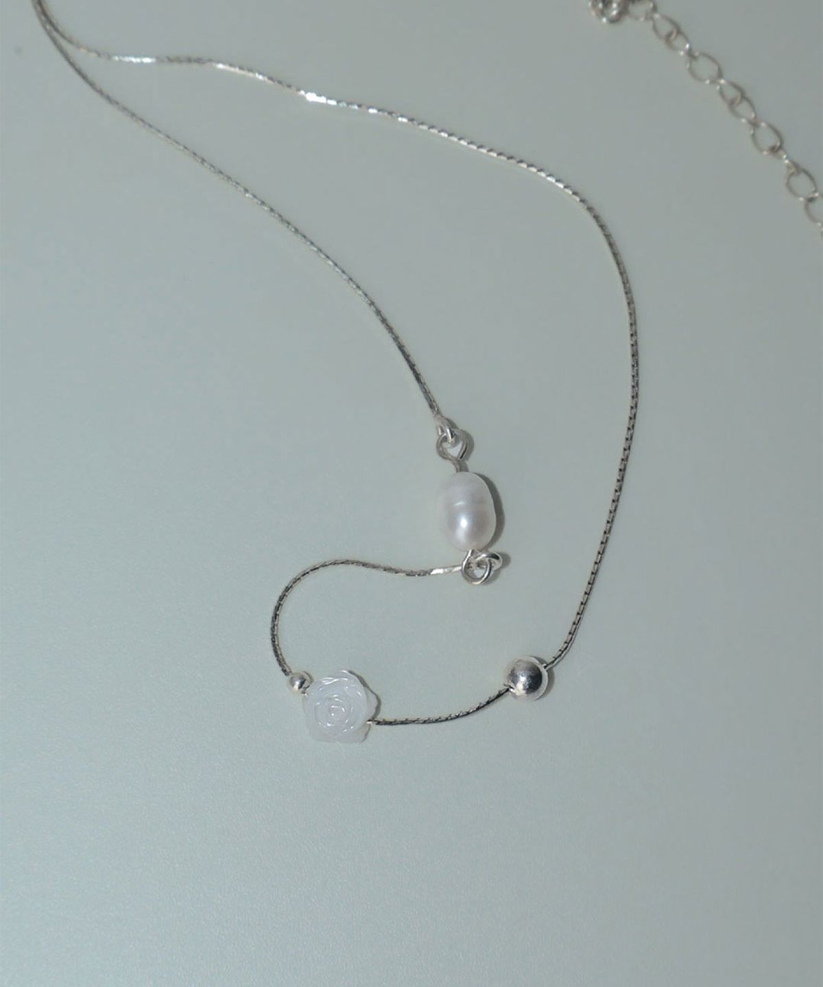 로아시(LOASI) rose petal trace necklace