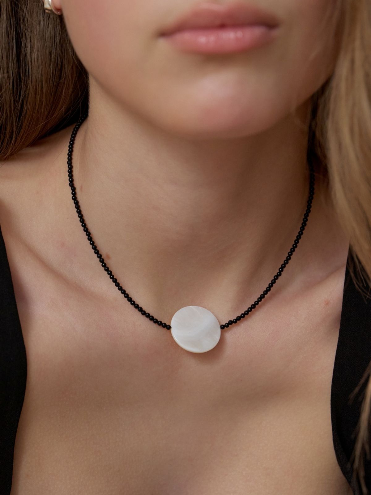 러브미몬스터(LOVE ME MONSTER) Moon Pearl Onyx Necklace (L262MNK010)