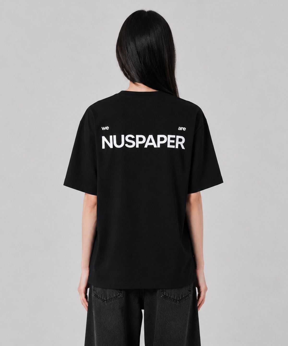 누스페이퍼(NUSPAPER) 페이지 티셔츠 블랙