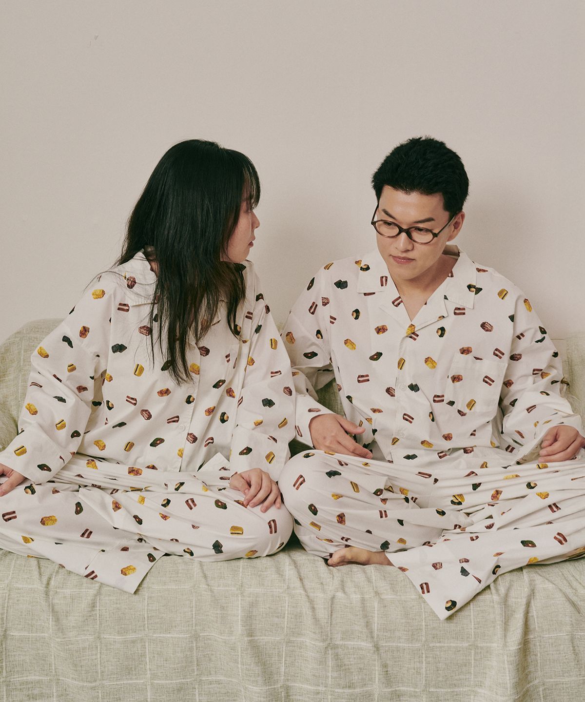 오끼뜨(OGGITT) (uni)도미토리 떡 도트 파자마