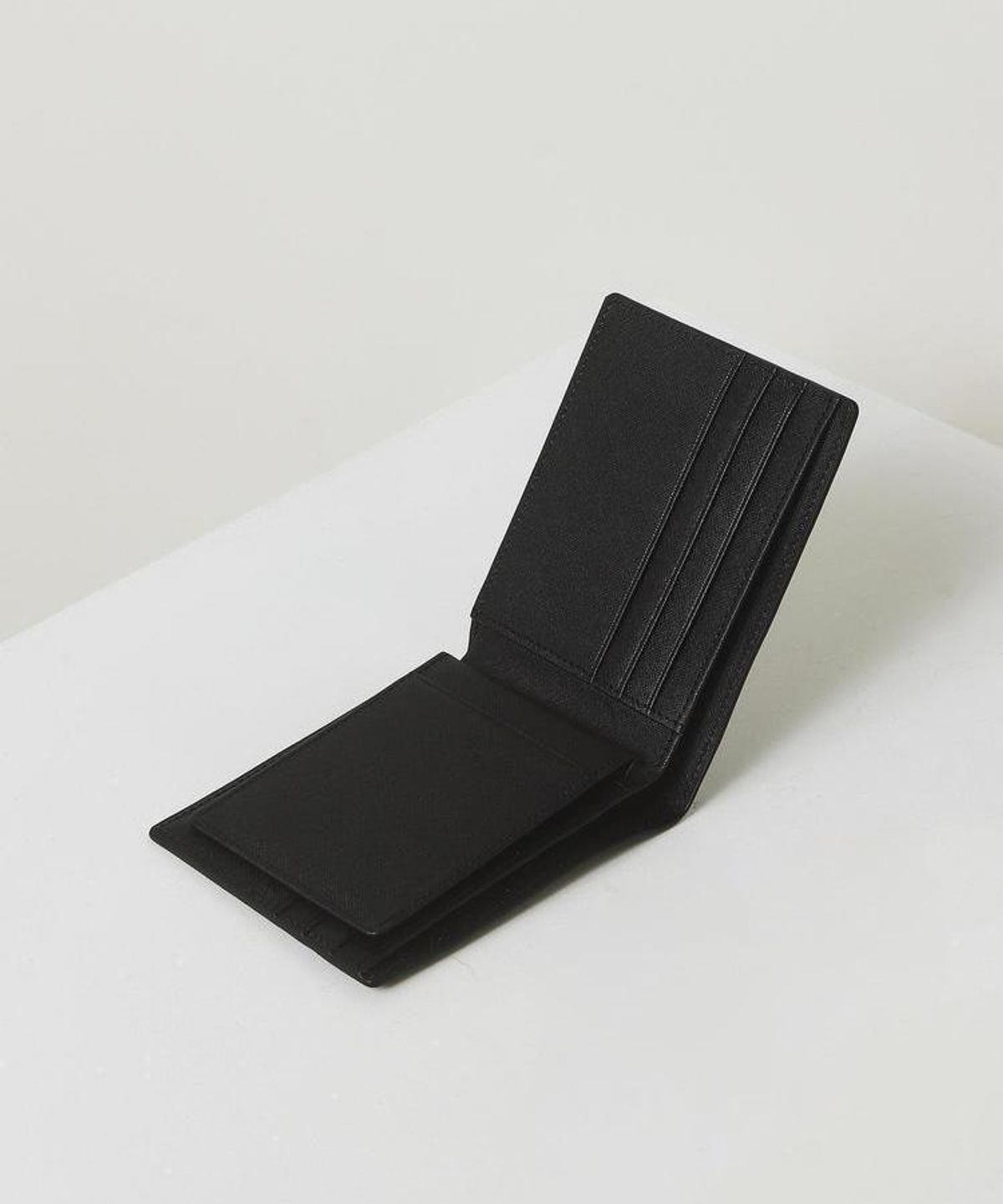 닥스 남성 액세서리(DAKS MEN'S ACCESSORIES) 타탄 체크 블랙 가죽 반지갑 DBWA6F946BK