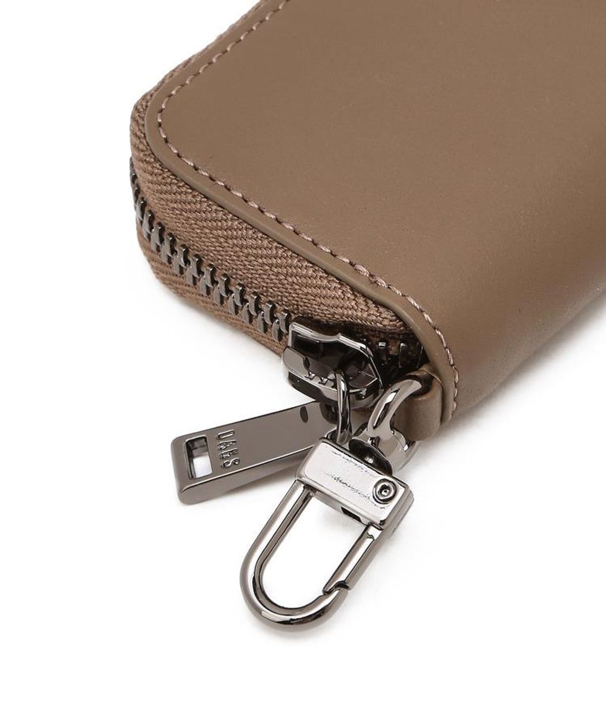닥스 남성 액세서리(DAKS MEN'S ACCESSORIES) 토프 음각로고 소가죽 키홀더 DBHO6E761T3