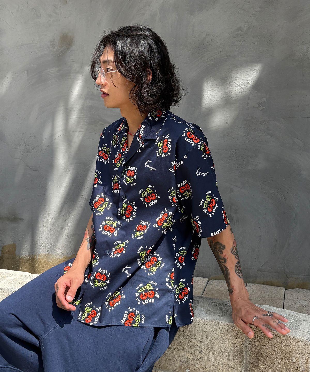 겐조(KENZO) 남성 CVD 겐조 러브스 하와이안 숏 슬리브 셔츠_K266AMIC01DBX