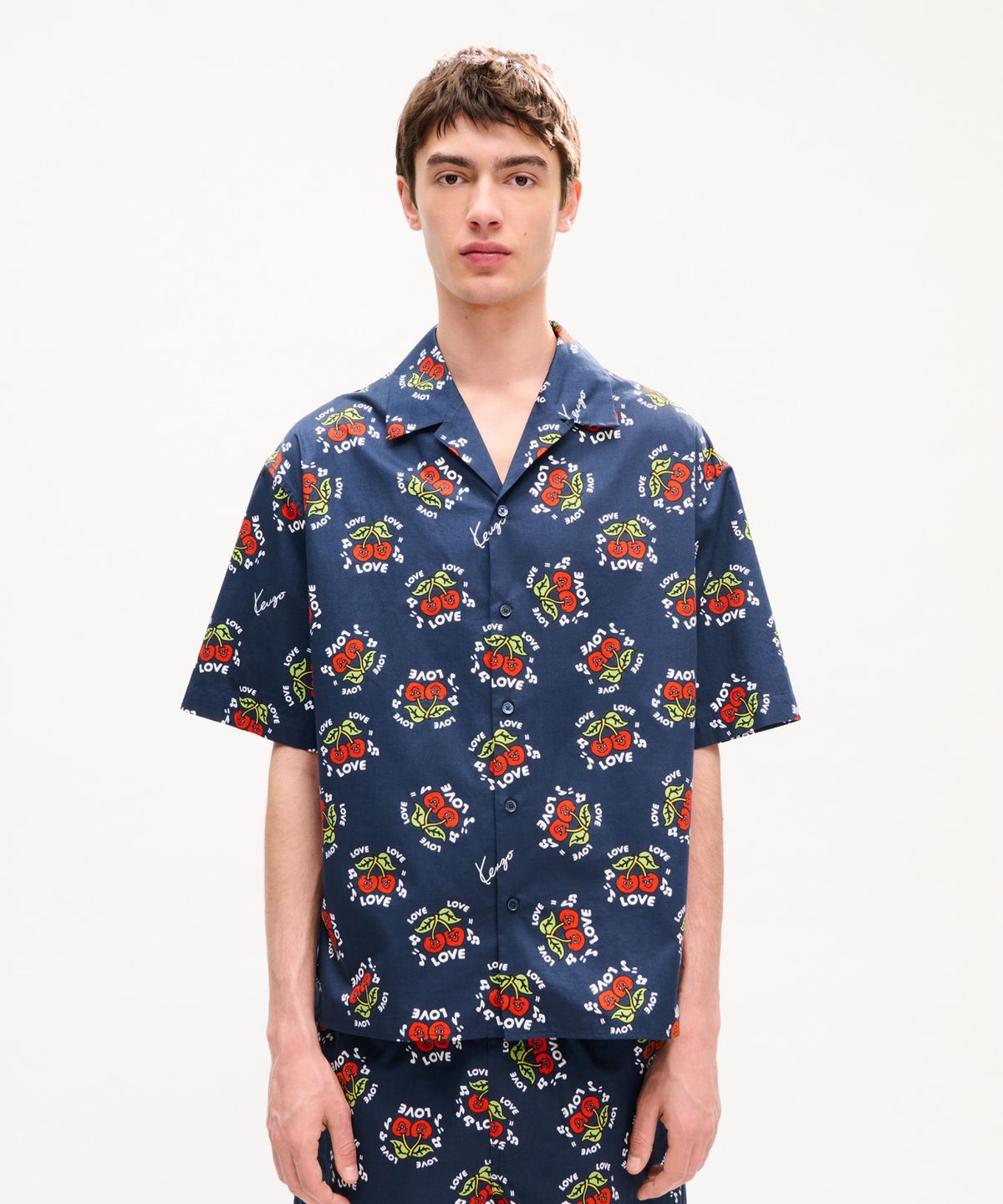 겐조(KENZO) 남성 CVD 겐조 러브스 하와이안 숏 슬리브 셔츠_K266AMIC01DBX