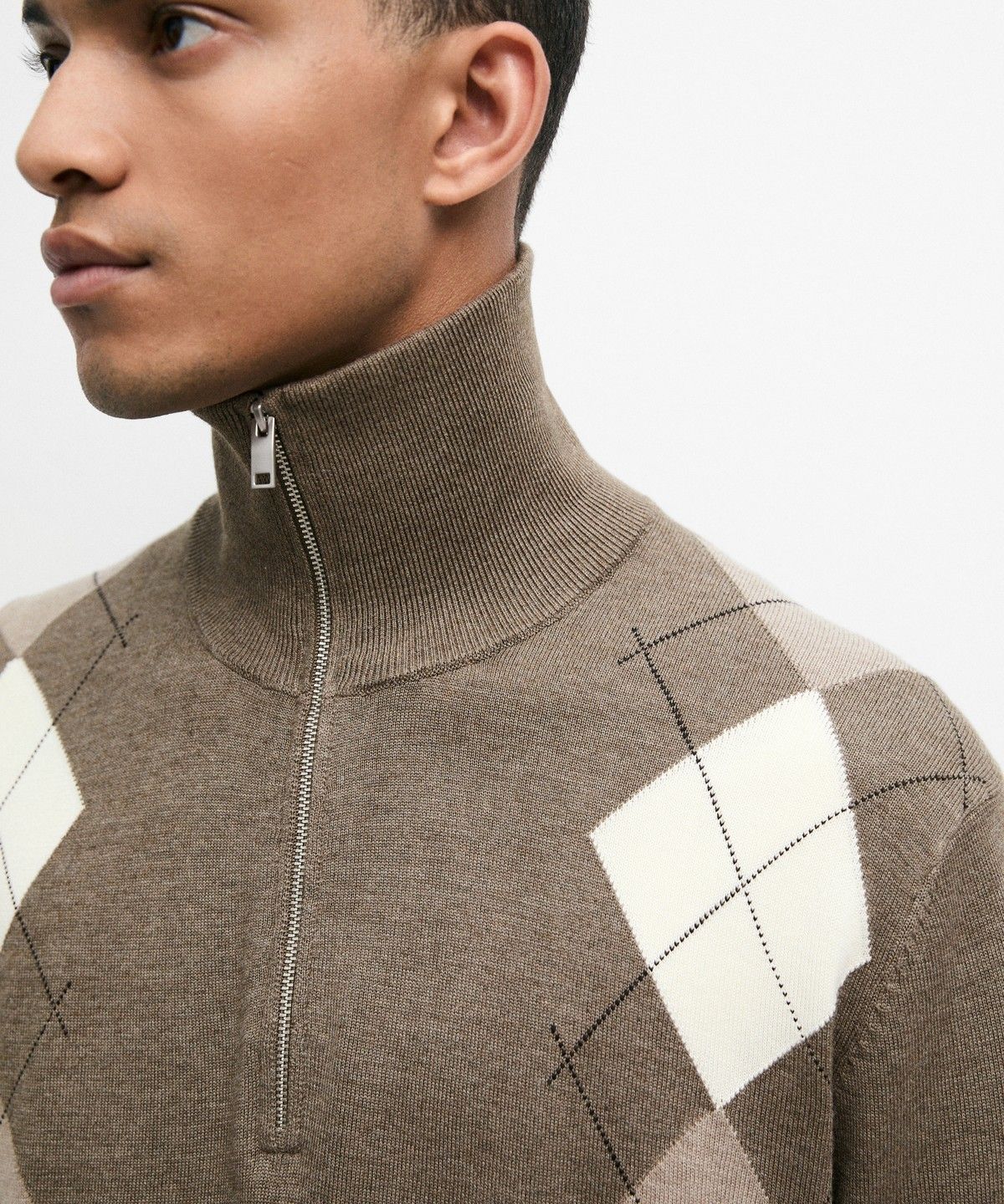 마시모두띠(MASSIMO DUTTI) 아가일 패턴 지퍼 모크넥 니트 스웨터