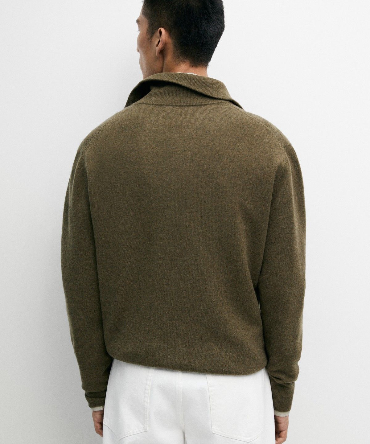 마시모두띠(MASSIMO DUTTI) 지퍼 디테일 모크넥 니트 스웨터