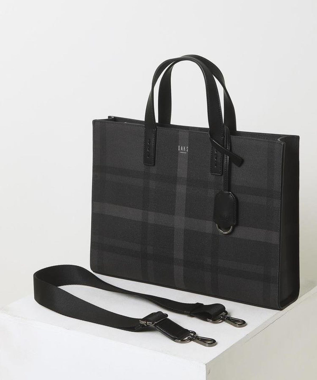 닥스 남성 액세서리(DAKS MEN'S ACCESSORIES) (DAKS ESSENTIAL) 블랙 타탄체크 서류가방 DBBA6FE63BK