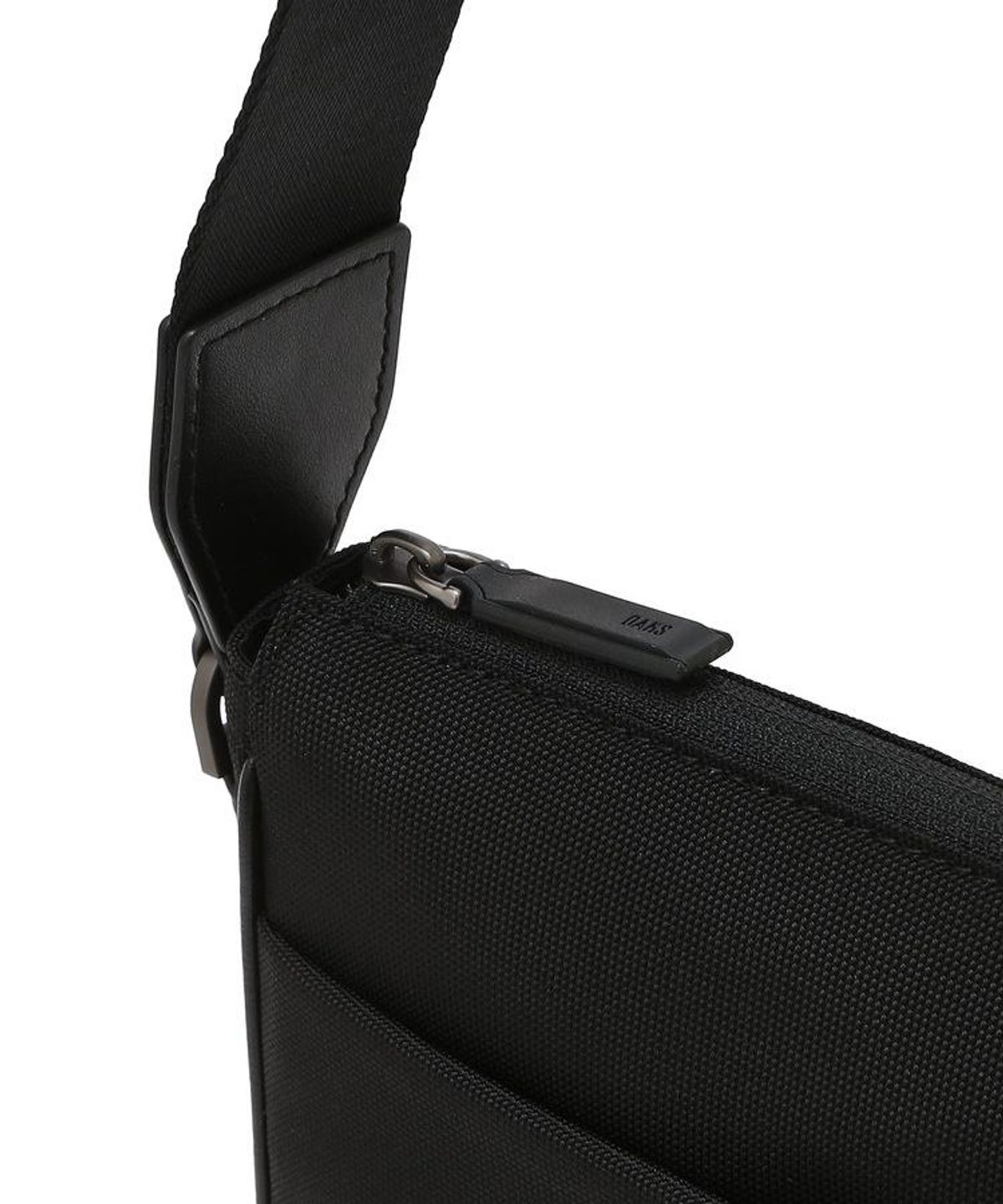 닥스 남성 액세서리(DAKS MEN'S ACCESSORIES) 블랙 로고장식 나일론 크로스백 DBBA6FE04BK