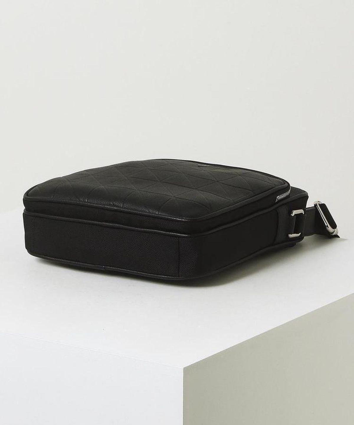 닥스 남성 액세서리(DAKS MEN'S ACCESSORIES) 블랙 그리드패턴 가죽배색 나일론 DBBA6F275BK