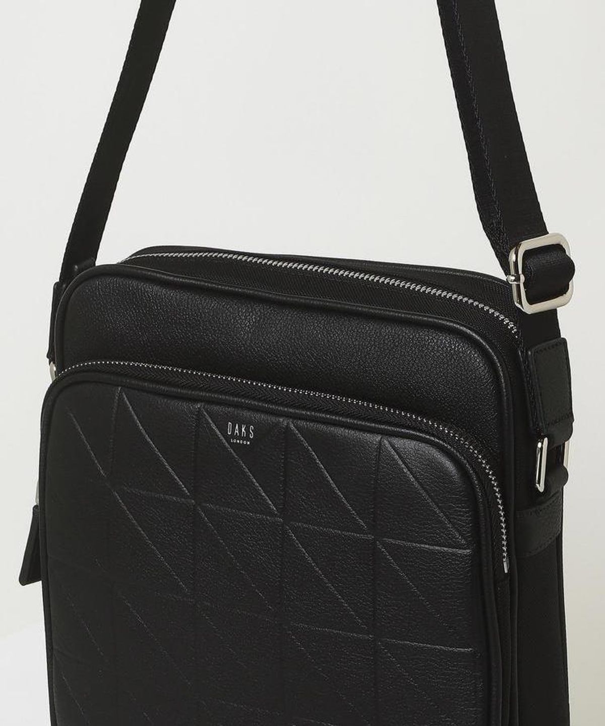 닥스 남성 액세서리(DAKS MEN'S ACCESSORIES) 블랙 그리드패턴 가죽배색 나일론 DBBA6F275BK