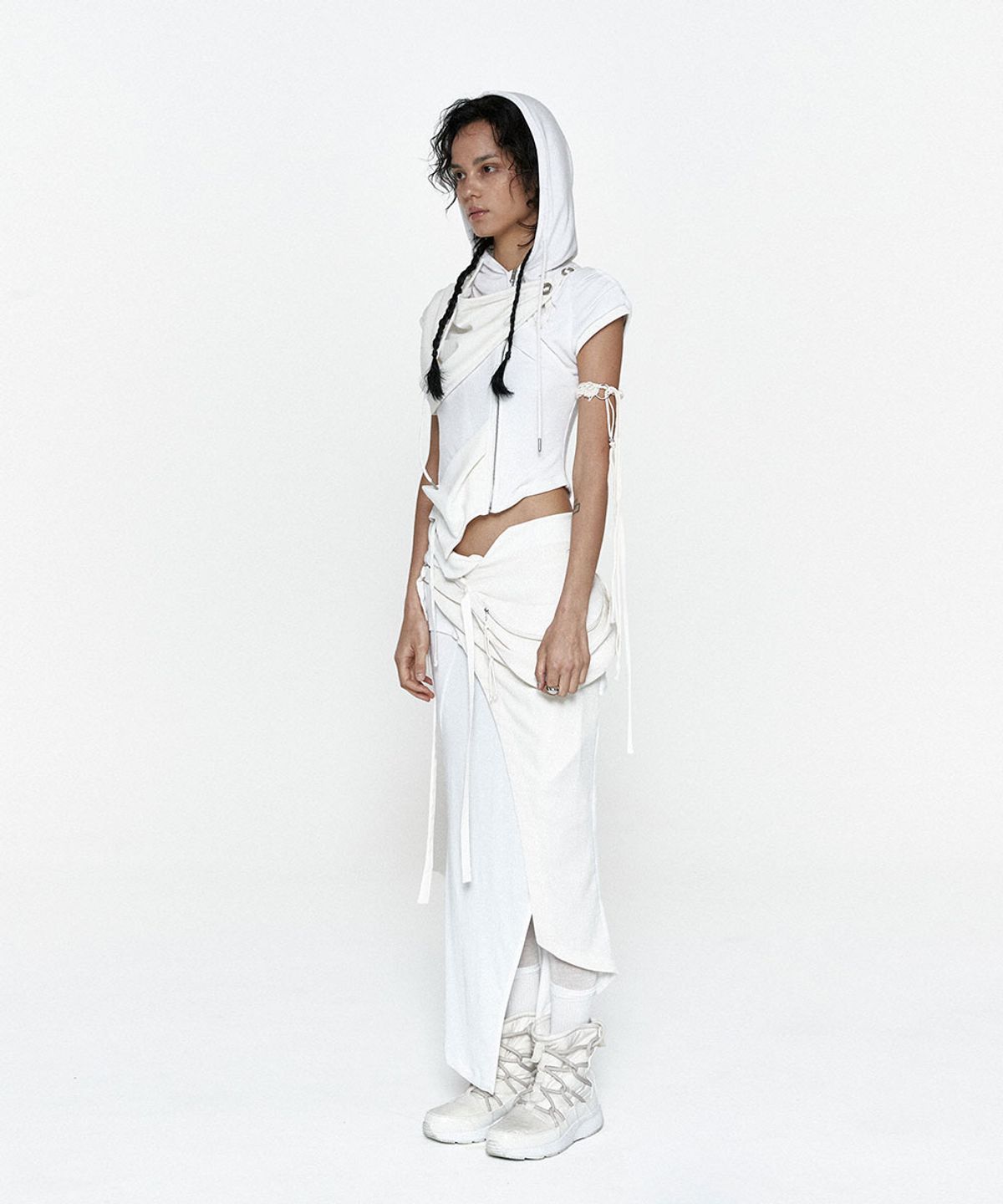 디프런티스(DIFFERENTIS) Drapery Hood Sleeve (IV)