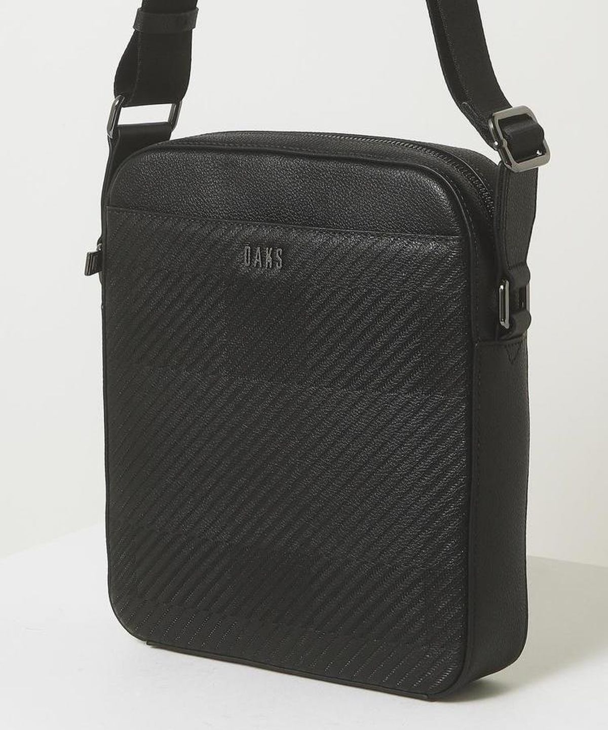 닥스 남성 액세서리(DAKS MEN'S ACCESSORIES) 블랙 하우스 체크 소가죽 크로스백 DBBA6F309BK