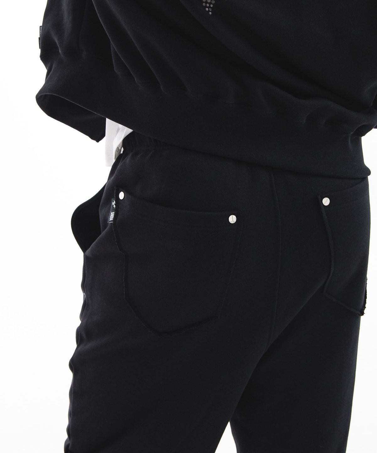시데라(SIDERA) Eyelets Stone Hotfix Pants [Unisex/Black]