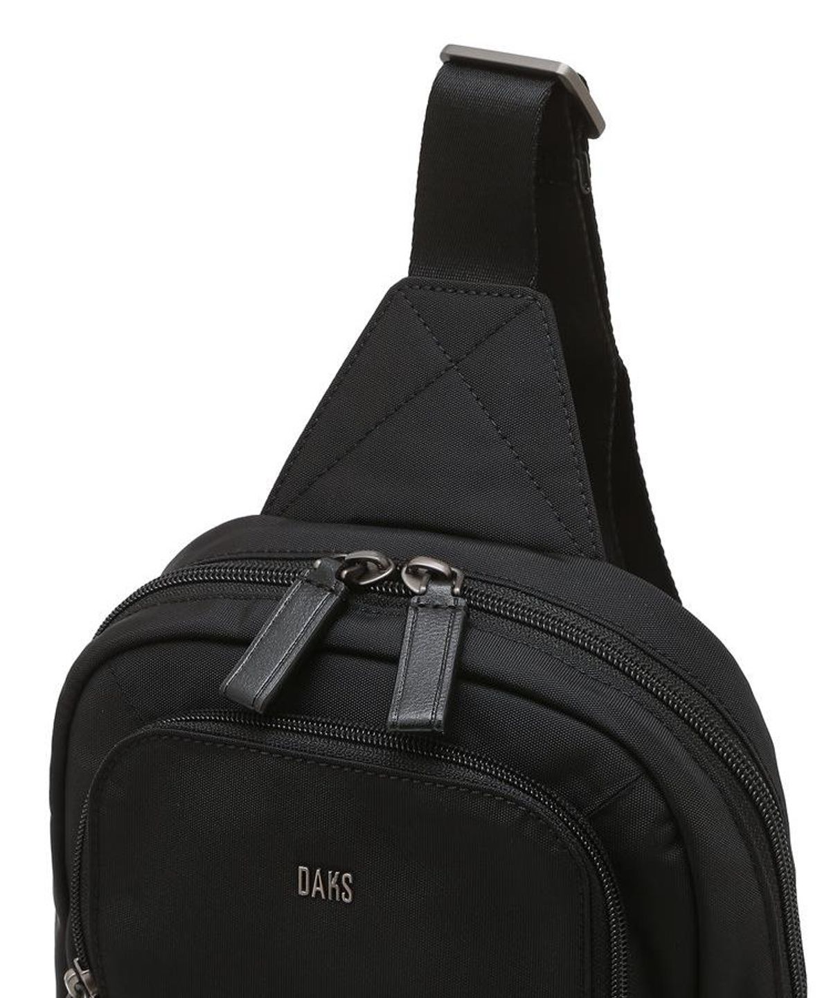 닥스 남성 액세서리(DAKS MEN'S ACCESSORIES) 블랙 로고장식 가죽 슬링백 DBBA6F010BK
