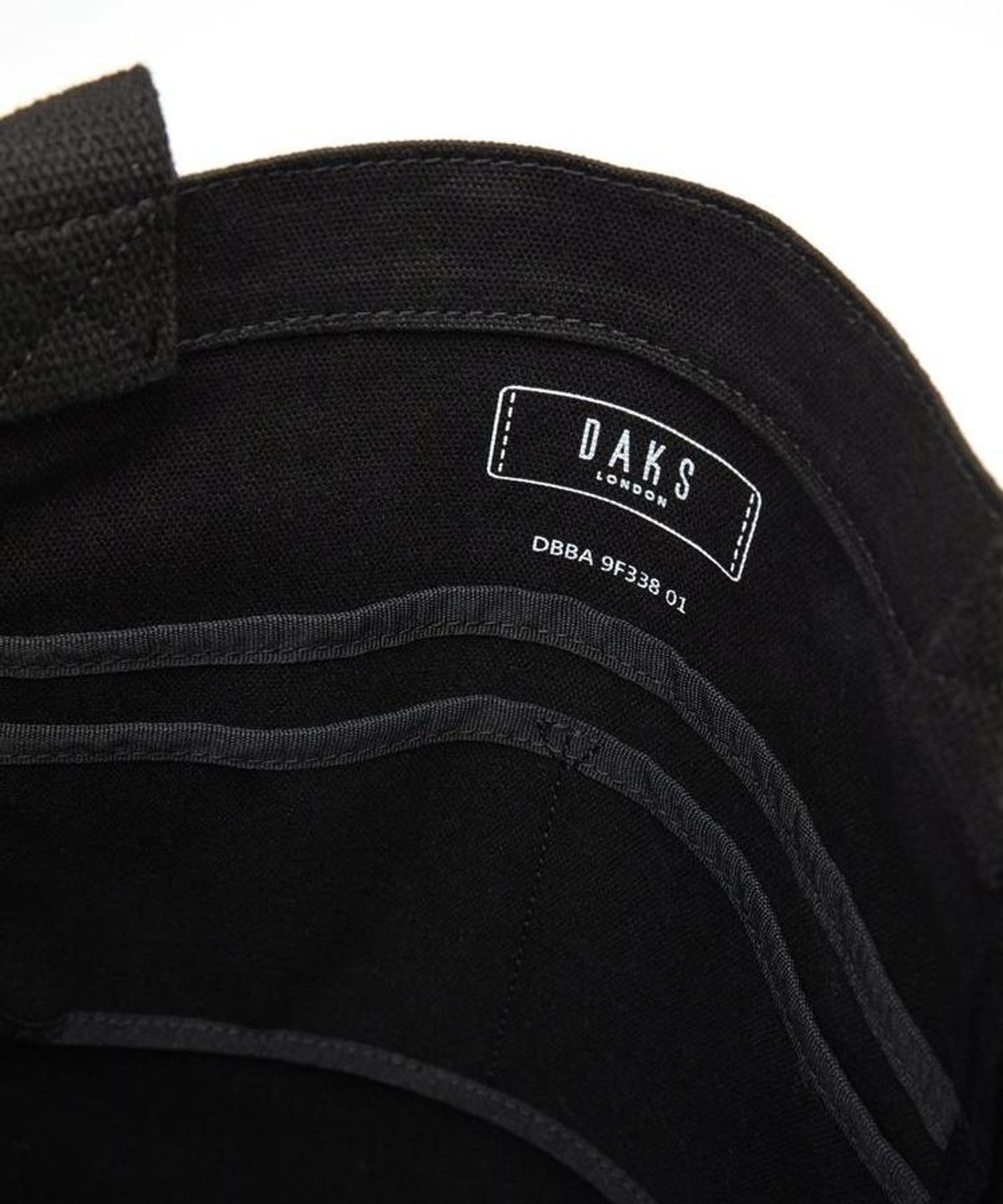 닥스 남성 액세서리(DAKS MEN'S ACCESSORIES) 블랙 로고 프린팅 면 토트백 DBBA6F338BK