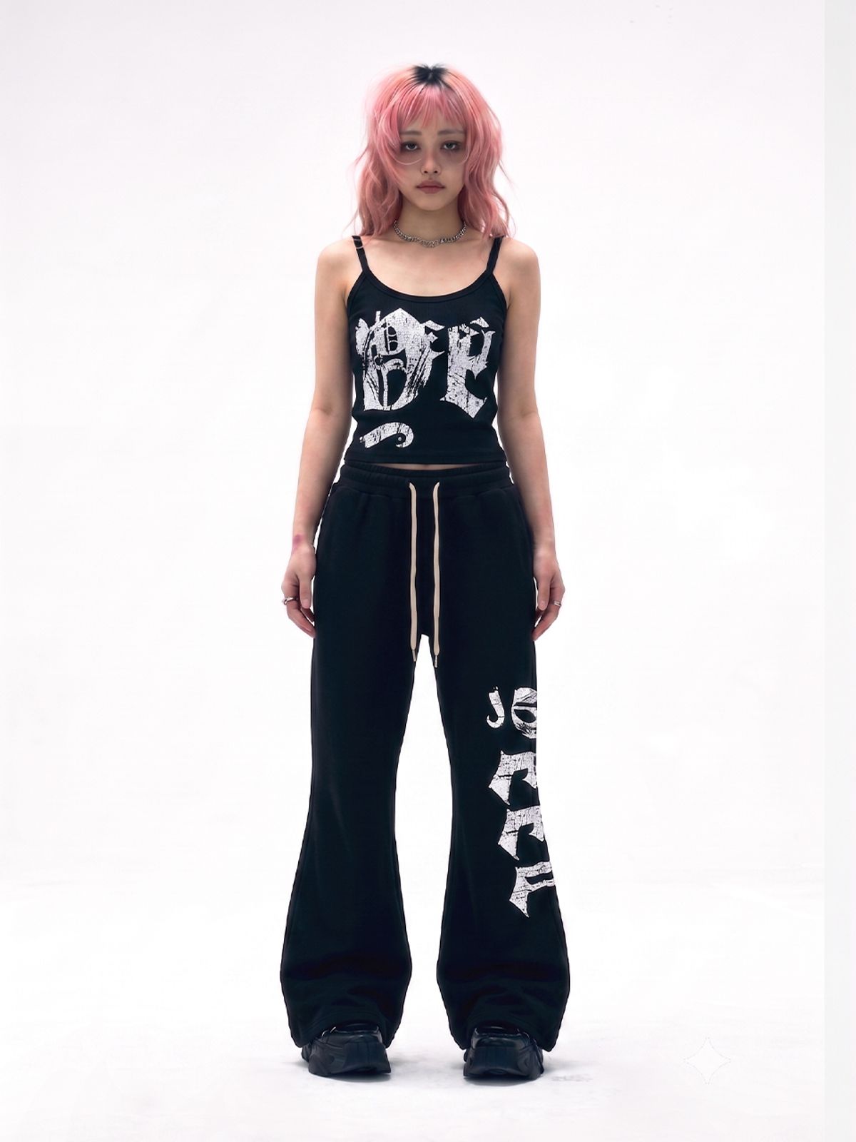 와이이이엘(YEEL) YEEL FLARE SWEAT PANTS BLACK
