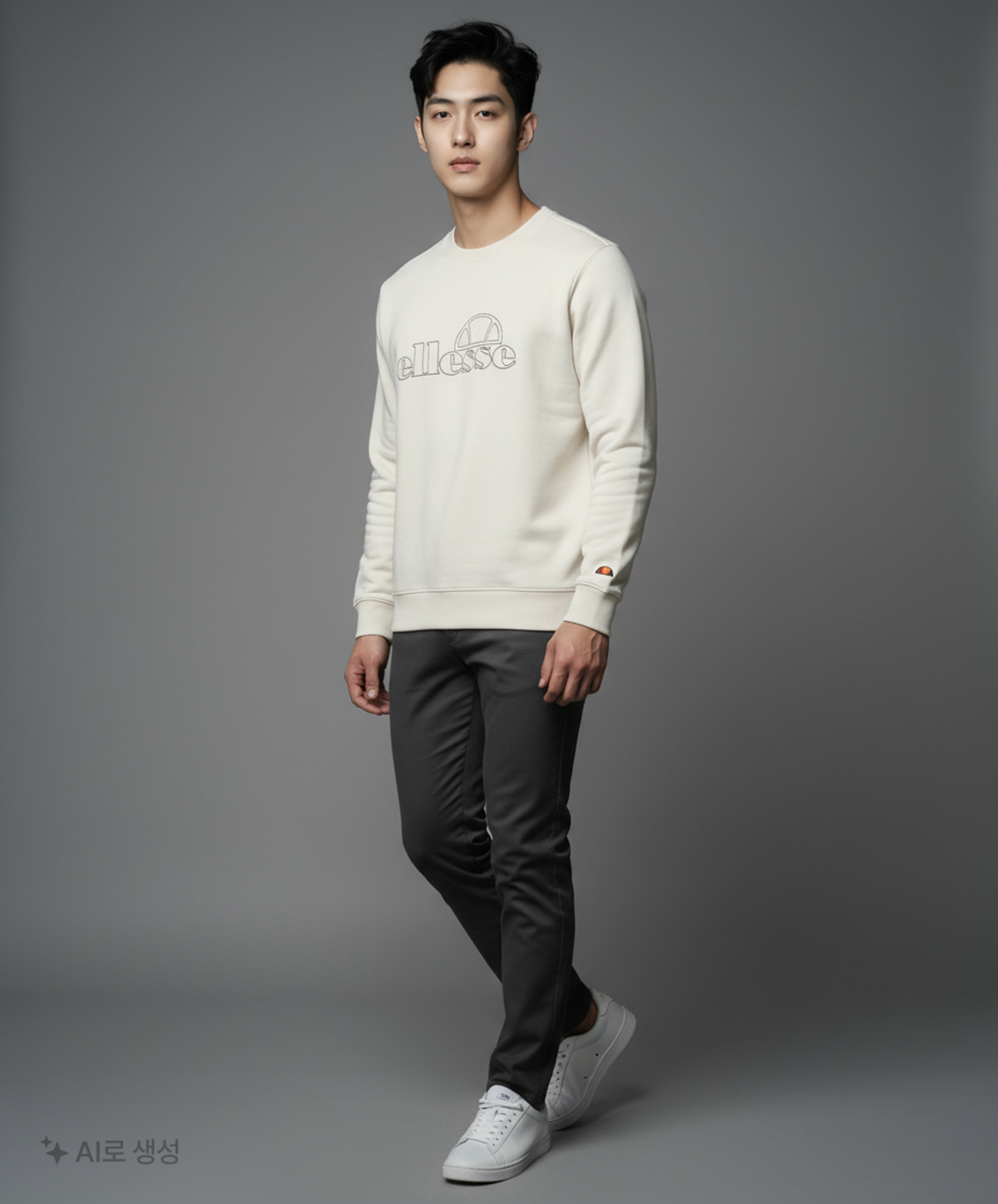 엘레쎄(ELLESSE) 루즈핏 스티치 로고 맨투맨 (오프화이트) 100