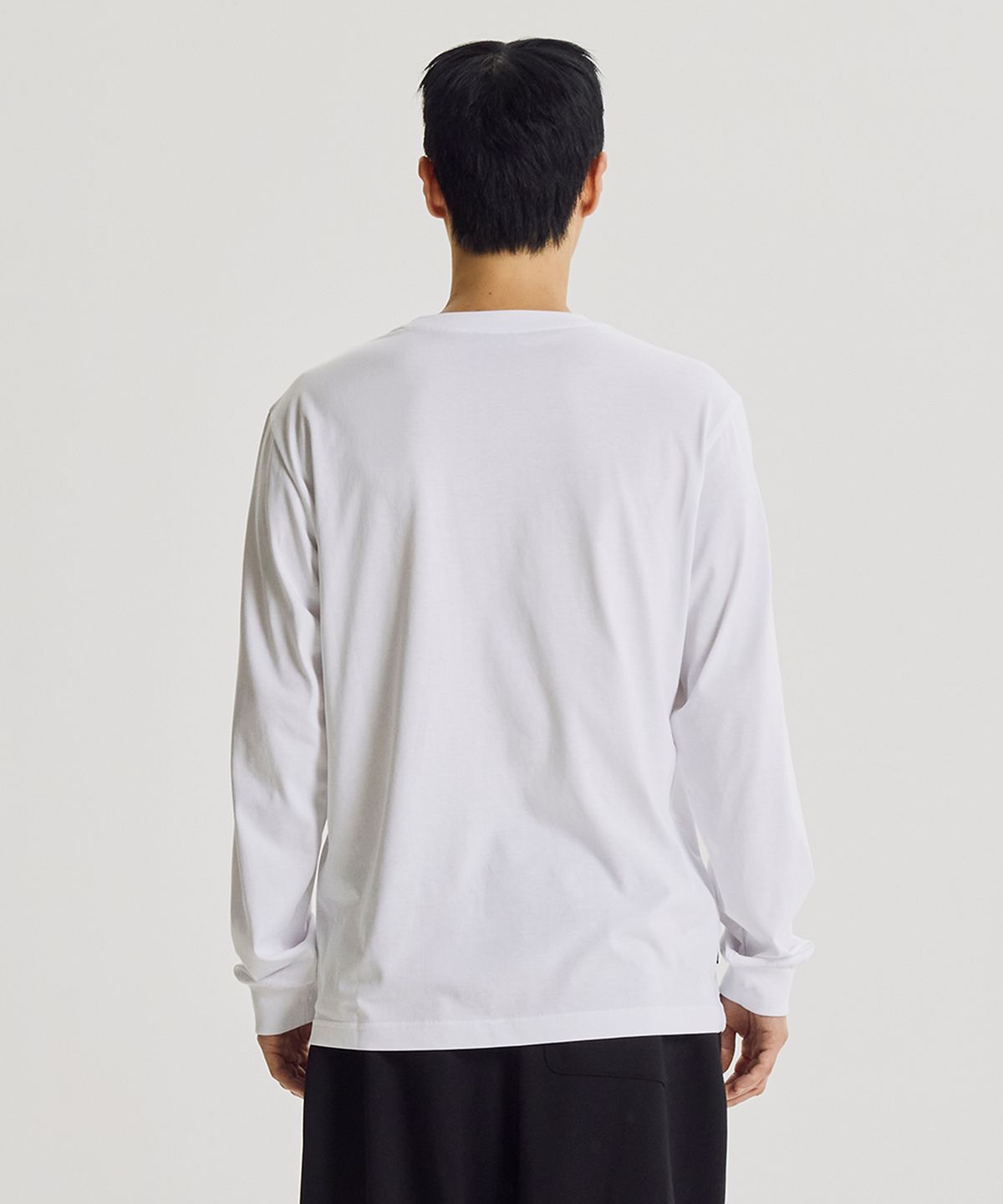 뉴발란스(NEW BALANCE) NBNDG31803 / UNI 에센셜 클래식 긴팔티 (WHITE)