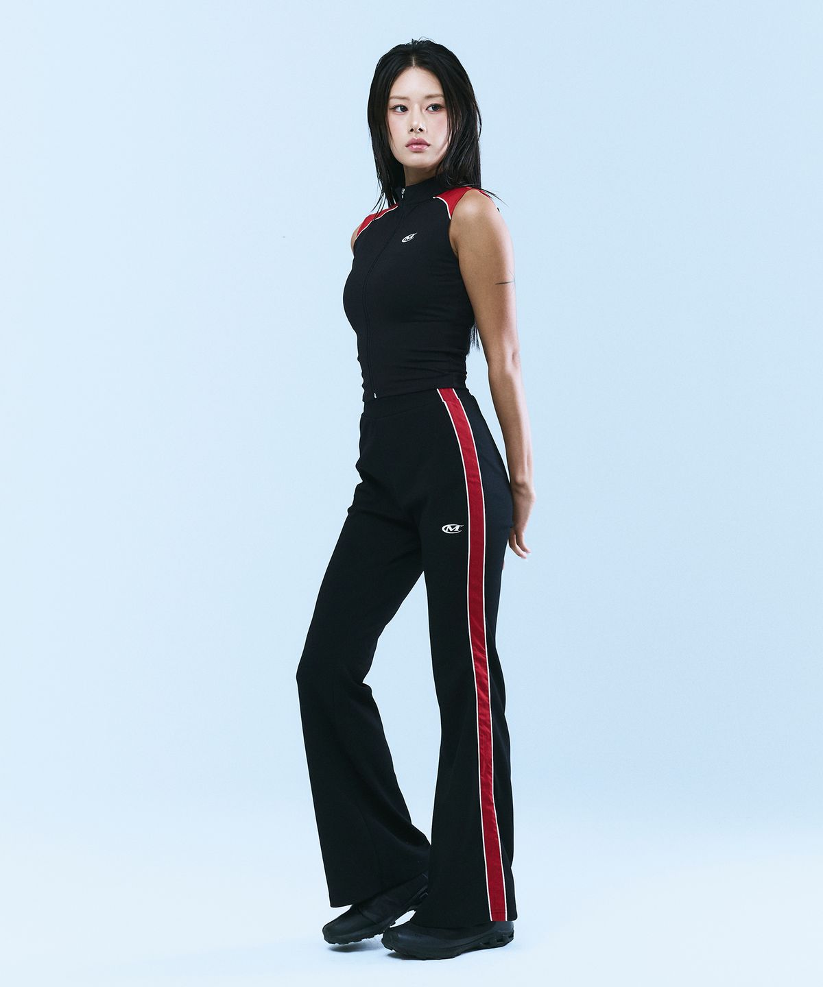 미학(MIHAK) 컬러 블록 슬리브리스 집업 자켓 (BLACK)