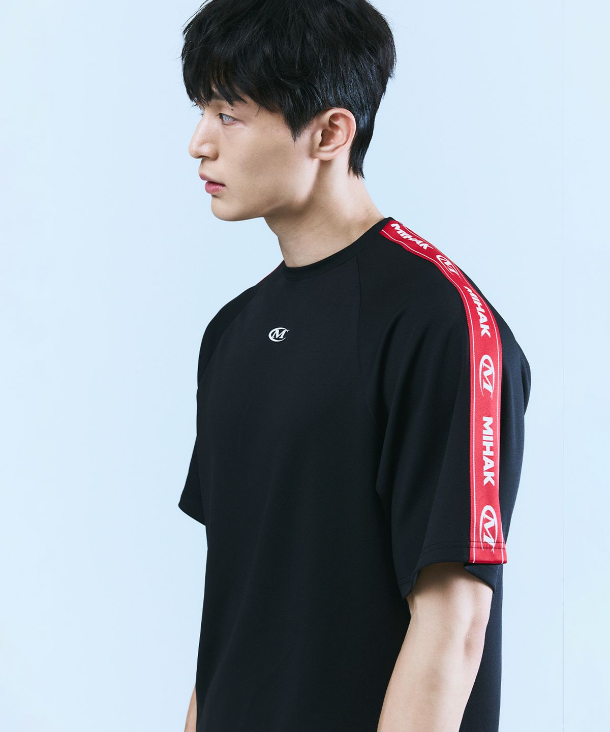 미학(MIHAK) 레터링 테이프 트랙 티셔츠 (BLACK)